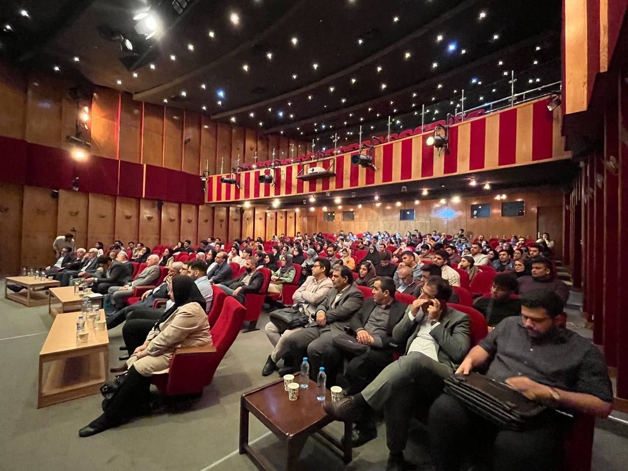 برگزاری سلسله جلسات انتقال تجربه صنعتگران نمونه کشور